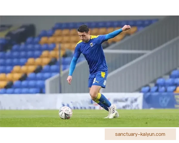 李刚仁在球队中的战术适配性表现稳健，助力球队攻防平衡。